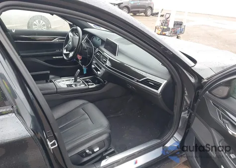 2017 BMW 740I из США, поврежденный, VIN WBA7E2C51HG740224